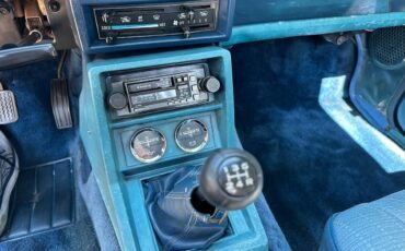 Nissandatsun-720-1985-blue-22
