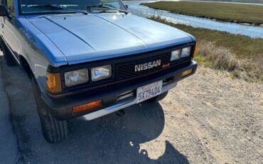 Nissandatsun-720-1985-blue-7