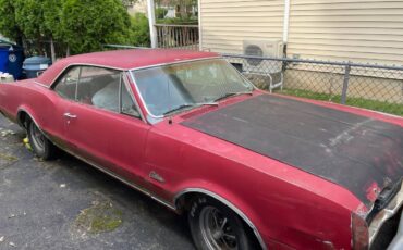 Oldmobile-cutlass-supreme-1967-red