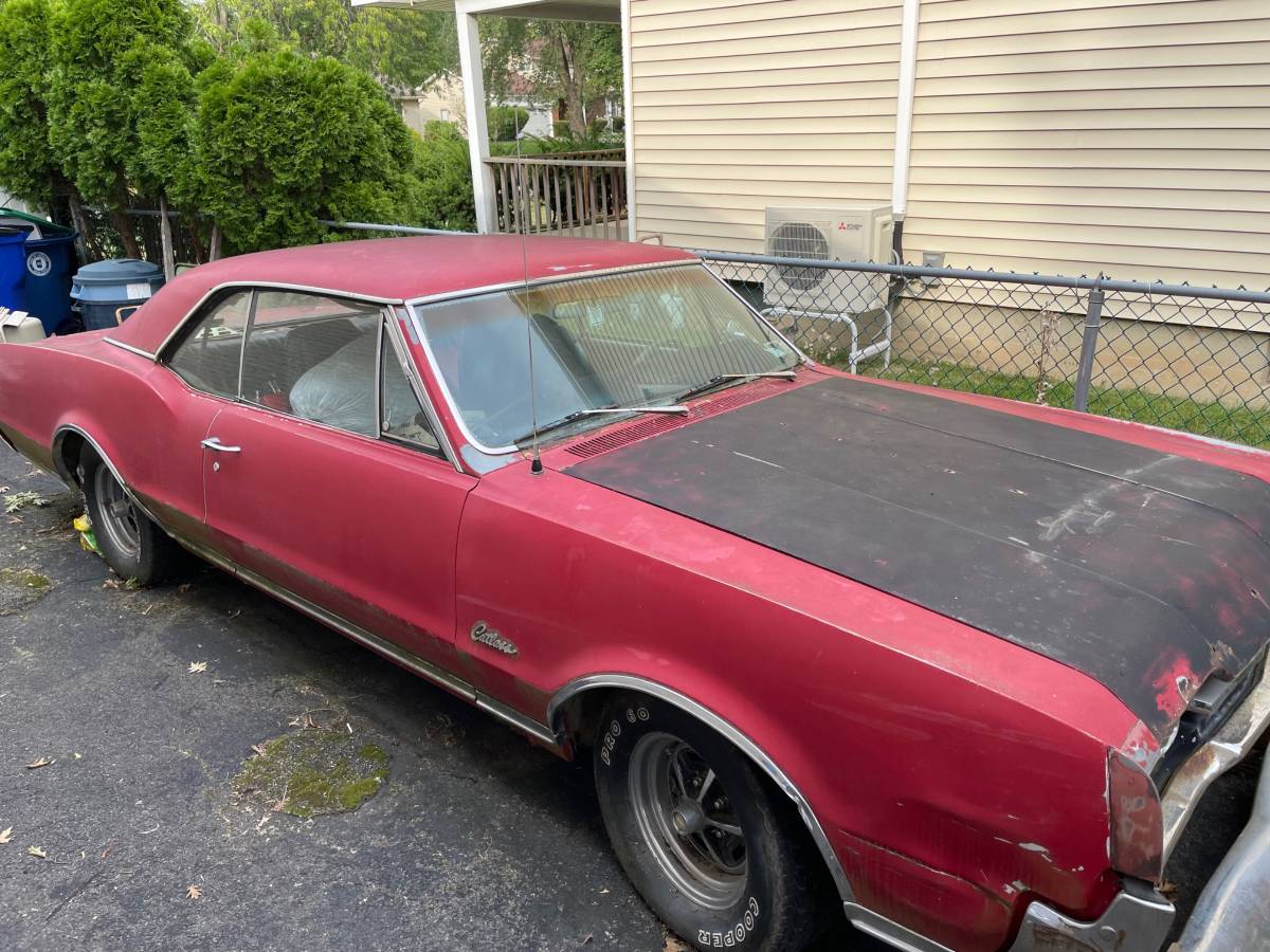 Oldmobile-cutlass-supreme-1967-red