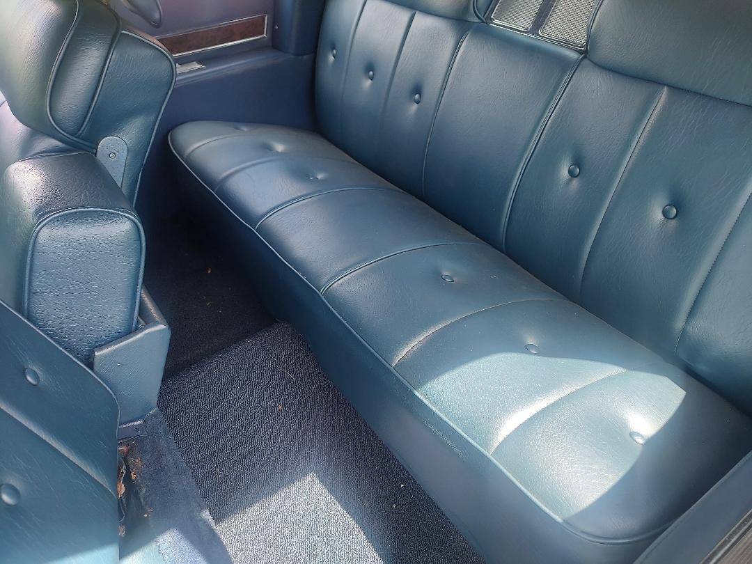 Olds-98-convertible-1969-blue-10