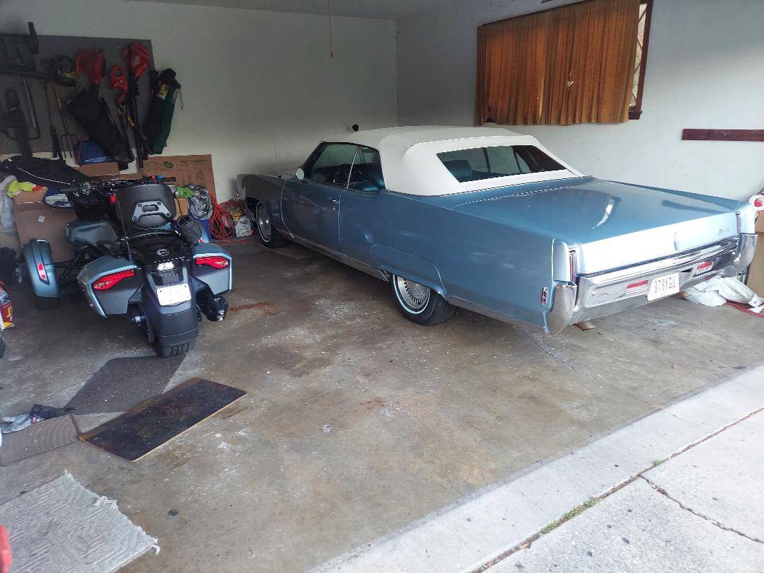 Olds-98-convertible-1969-blue-17