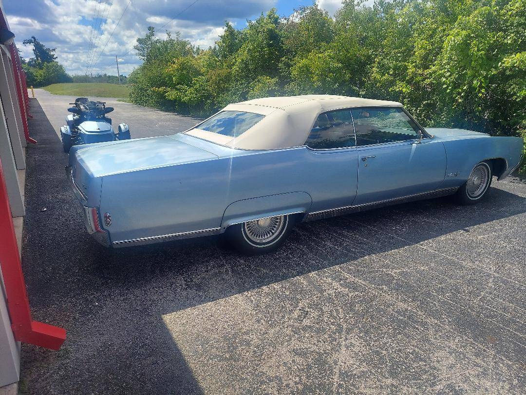 Olds-98-convertible-1969-blue-4