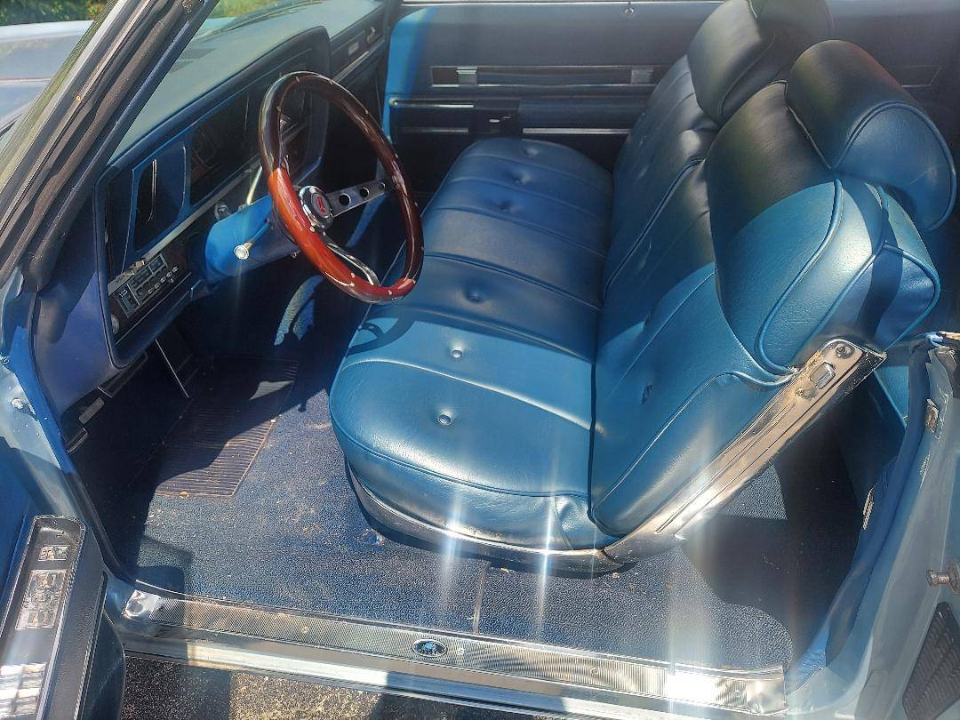 Olds-98-convertible-1969-blue-8