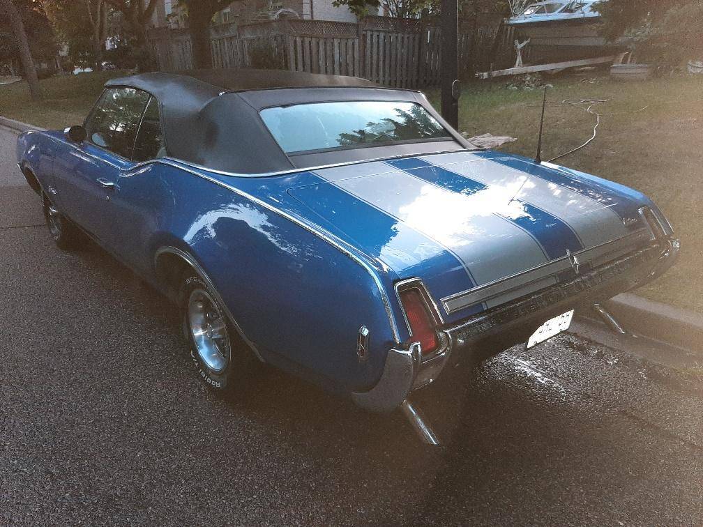Olds-cutlass-1969-blue-3