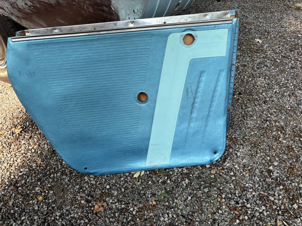Olds-f85-1961-blue-11