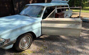 Olds-f85-1961-blue-14