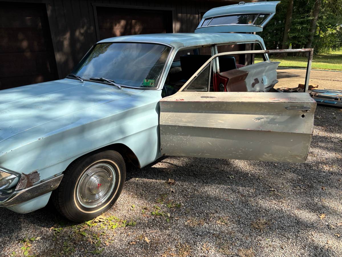 Olds-f85-1961-blue-14