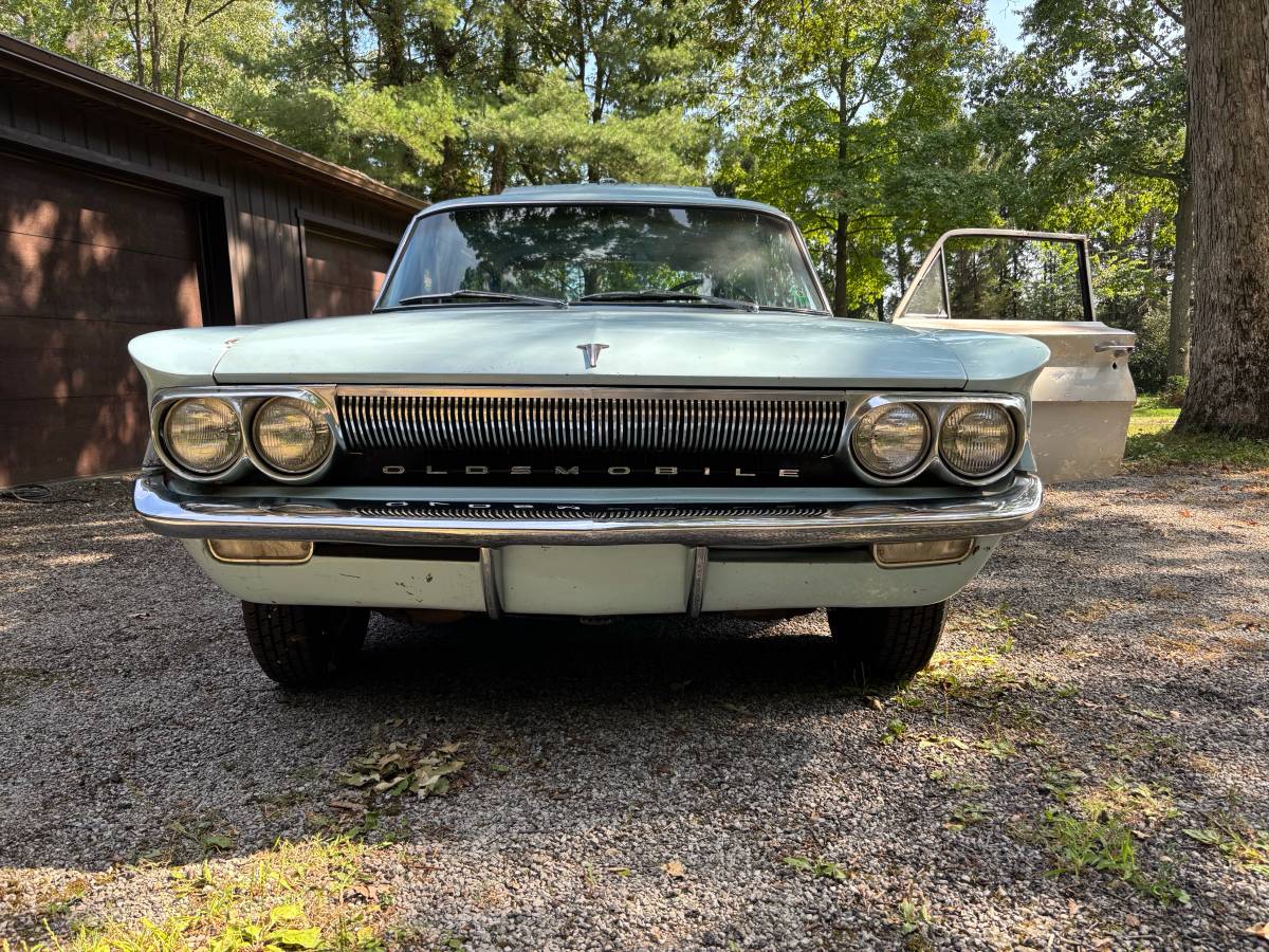 Olds-f85-1961-blue-15
