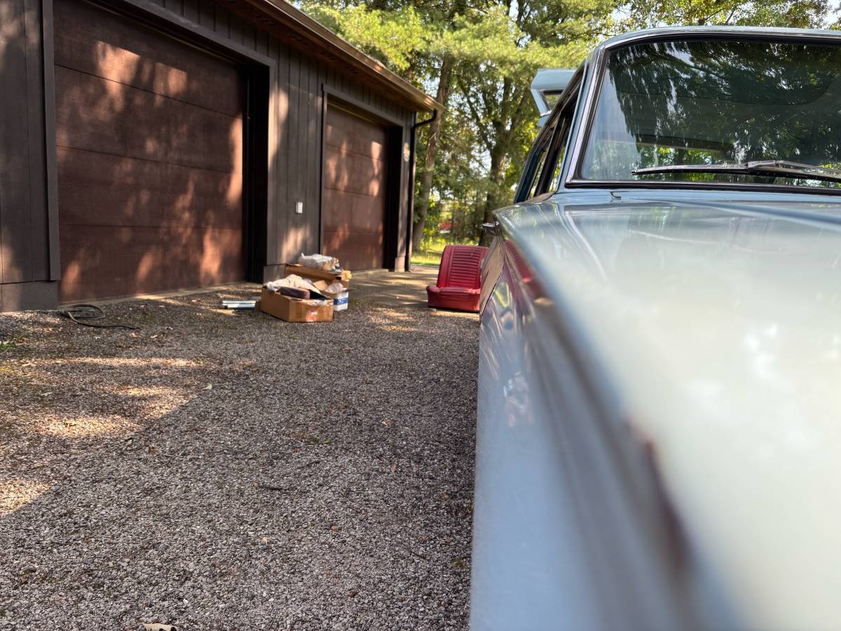Olds-f85-1961-blue-5