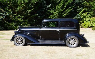 Oldsmobile-1934-black