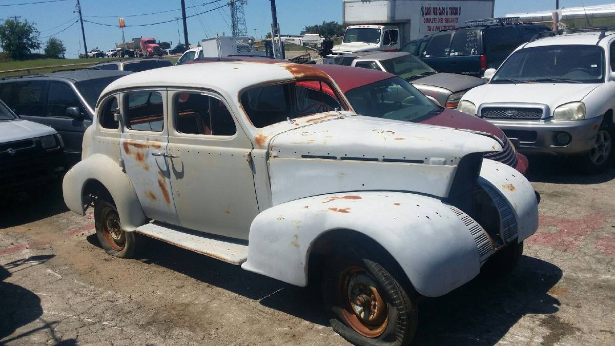 Oldsmobile-1938-white-3