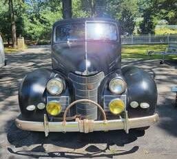 Oldsmobile-1939-black