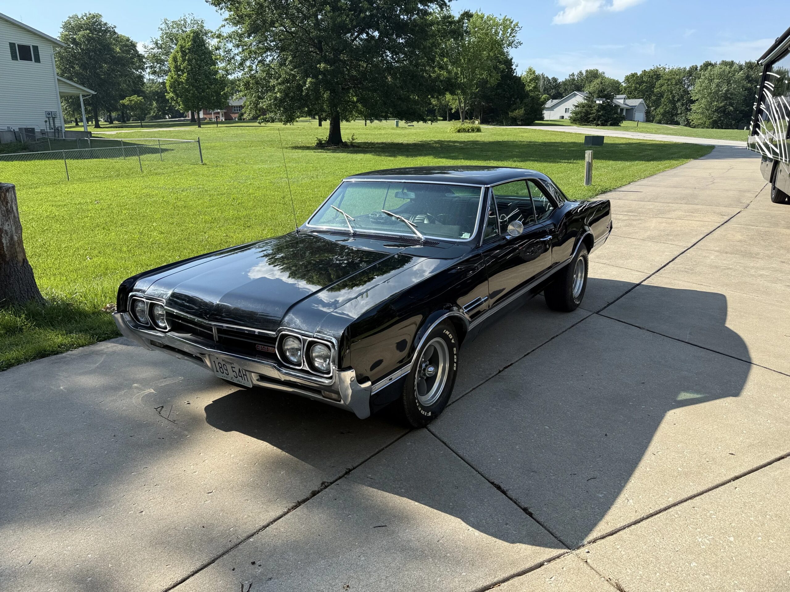Oldsmobile-442-1966-Black-Black-2
