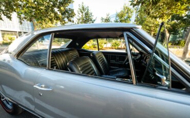 Oldsmobile-442-1967-Silver-Black-10