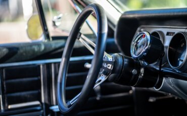Oldsmobile-442-1967-Silver-Black-5