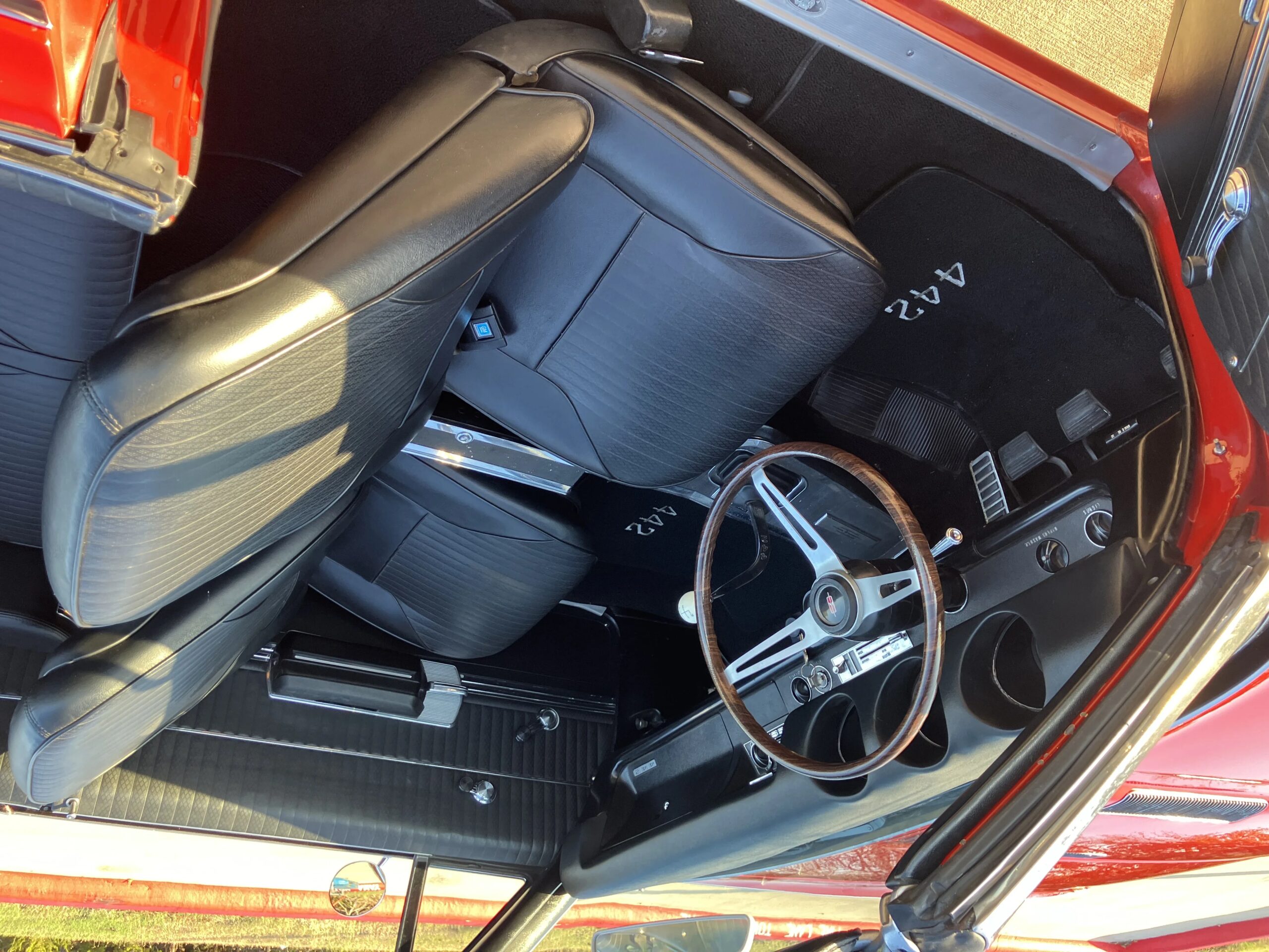 Oldsmobile-442-1968-Red-Black-10