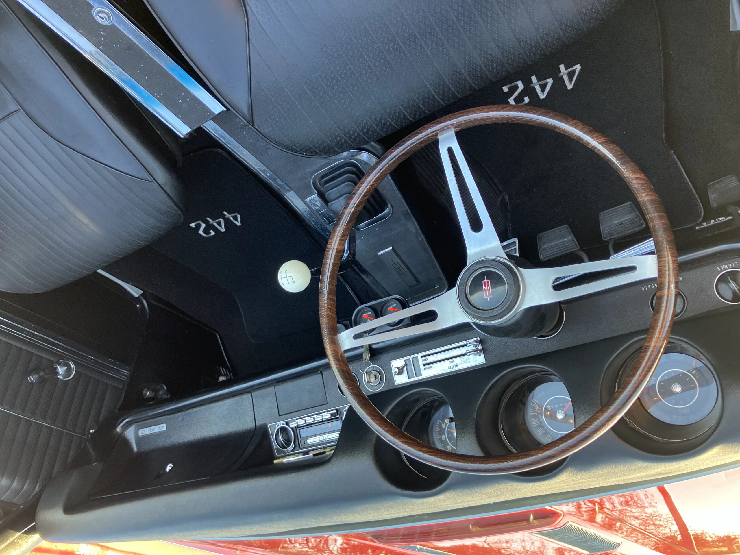 Oldsmobile-442-1968-Red-Black-12