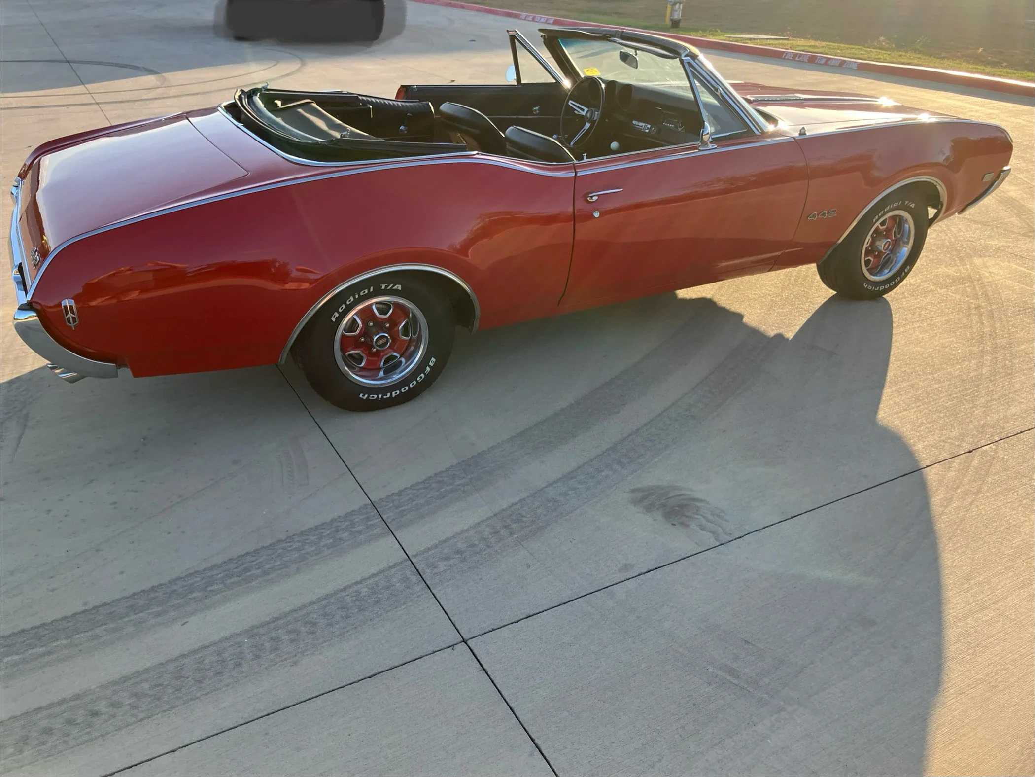 Oldsmobile-442-1968-Red-Black