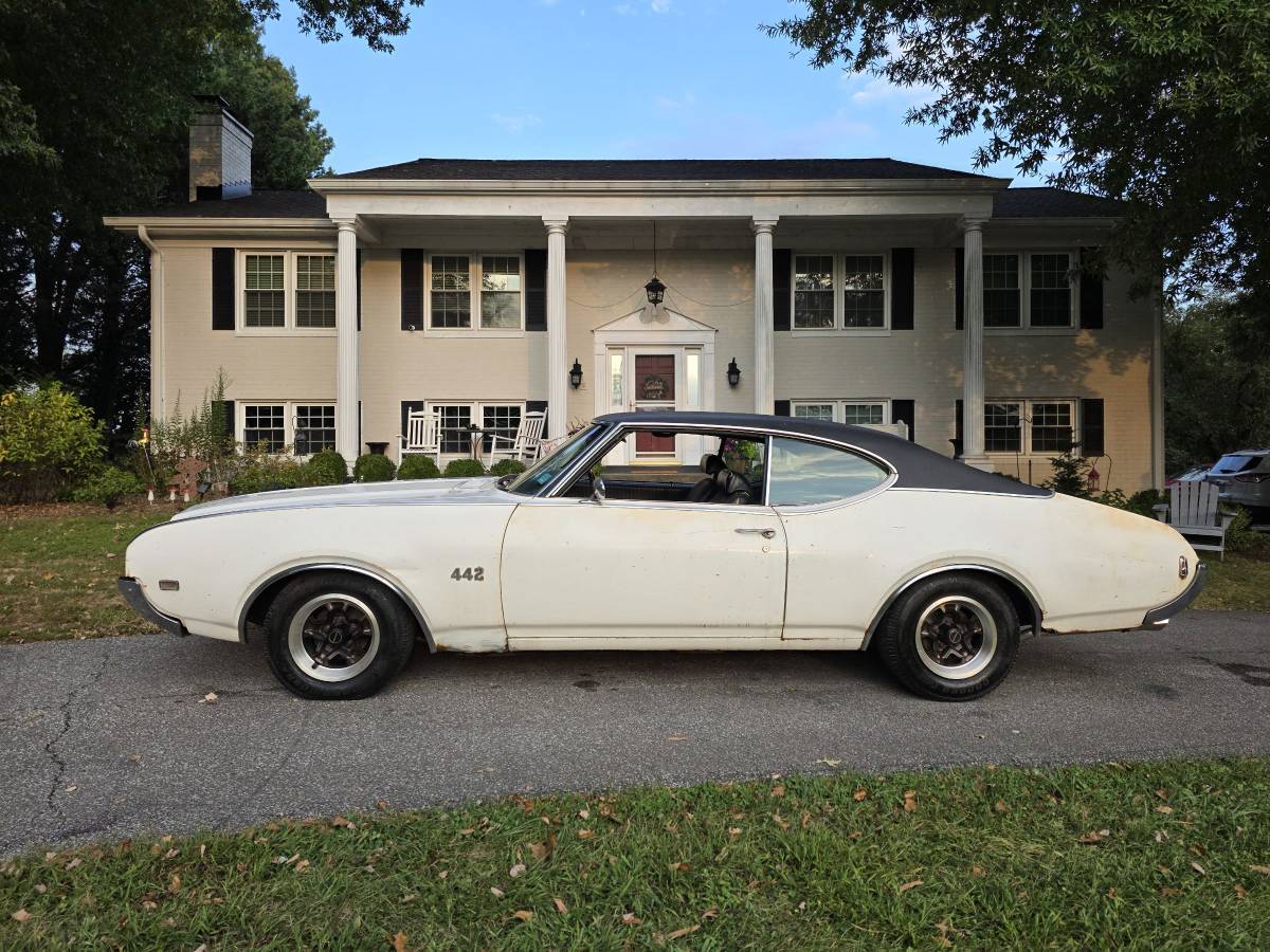 Oldsmobile-442-1969-white-1