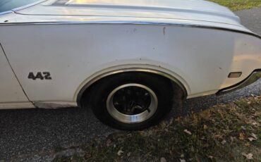 Oldsmobile-442-1969-white-10