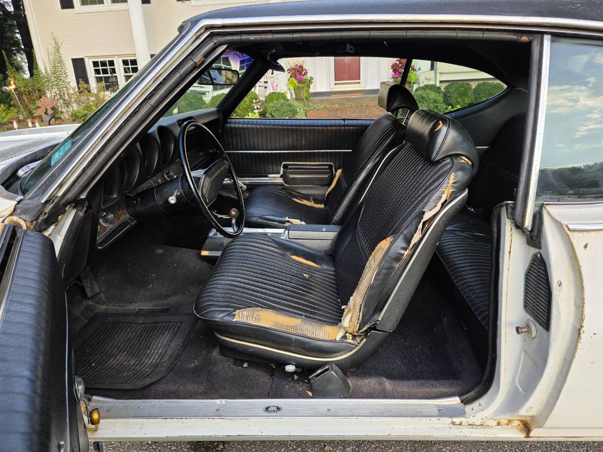 Oldsmobile-442-1969-white-11
