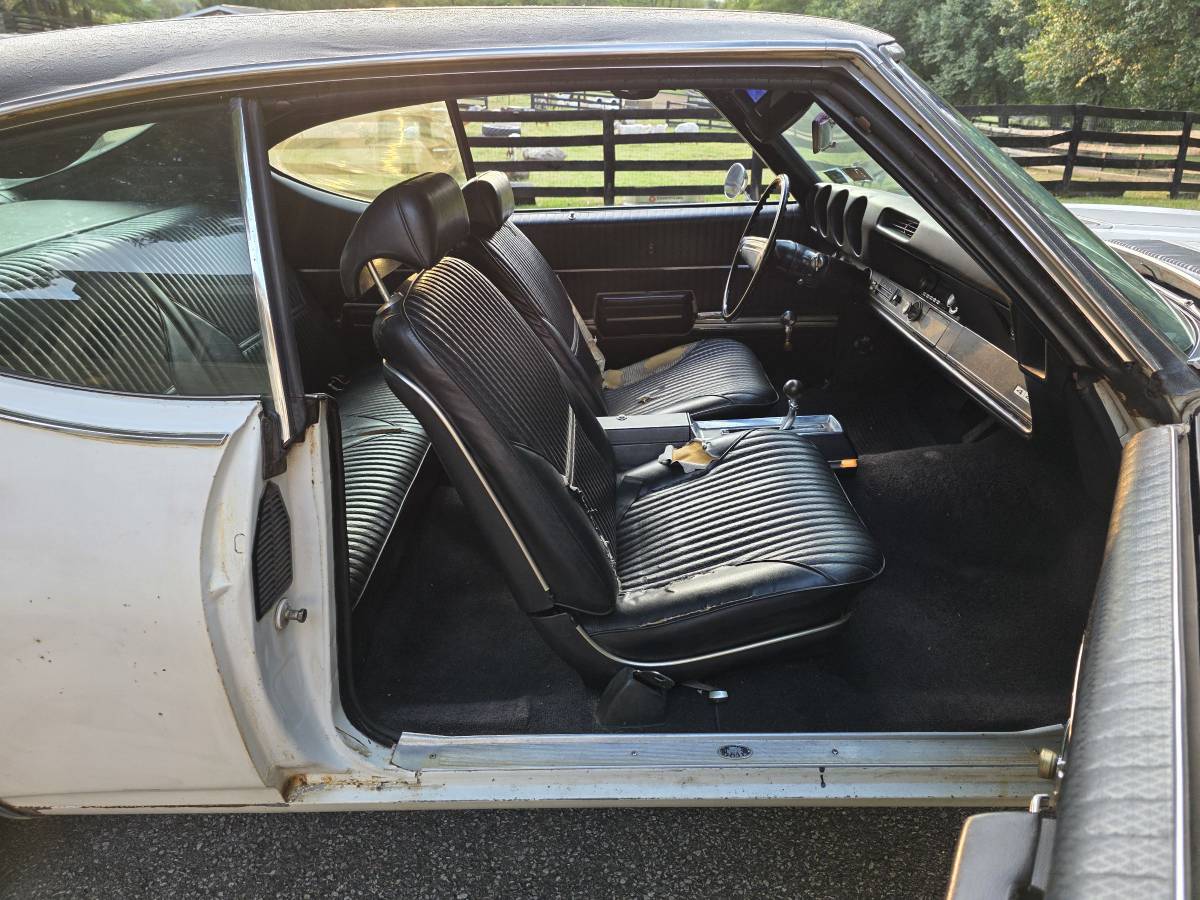 Oldsmobile-442-1969-white-12