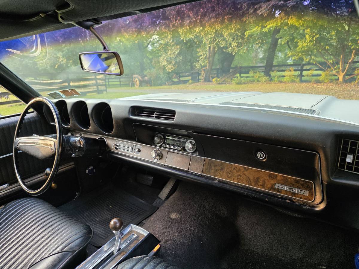 Oldsmobile-442-1969-white-13