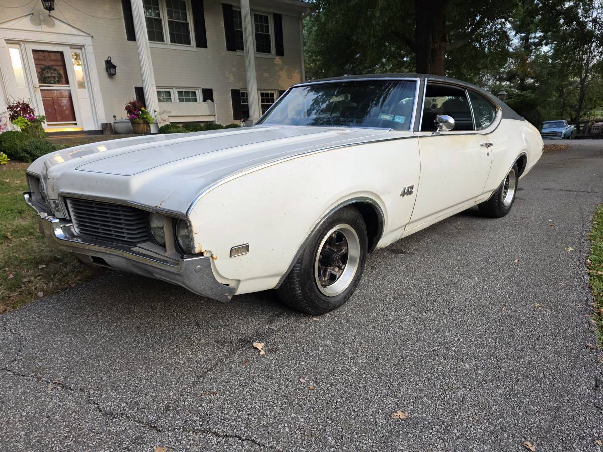 Oldsmobile-442-1969-white-2