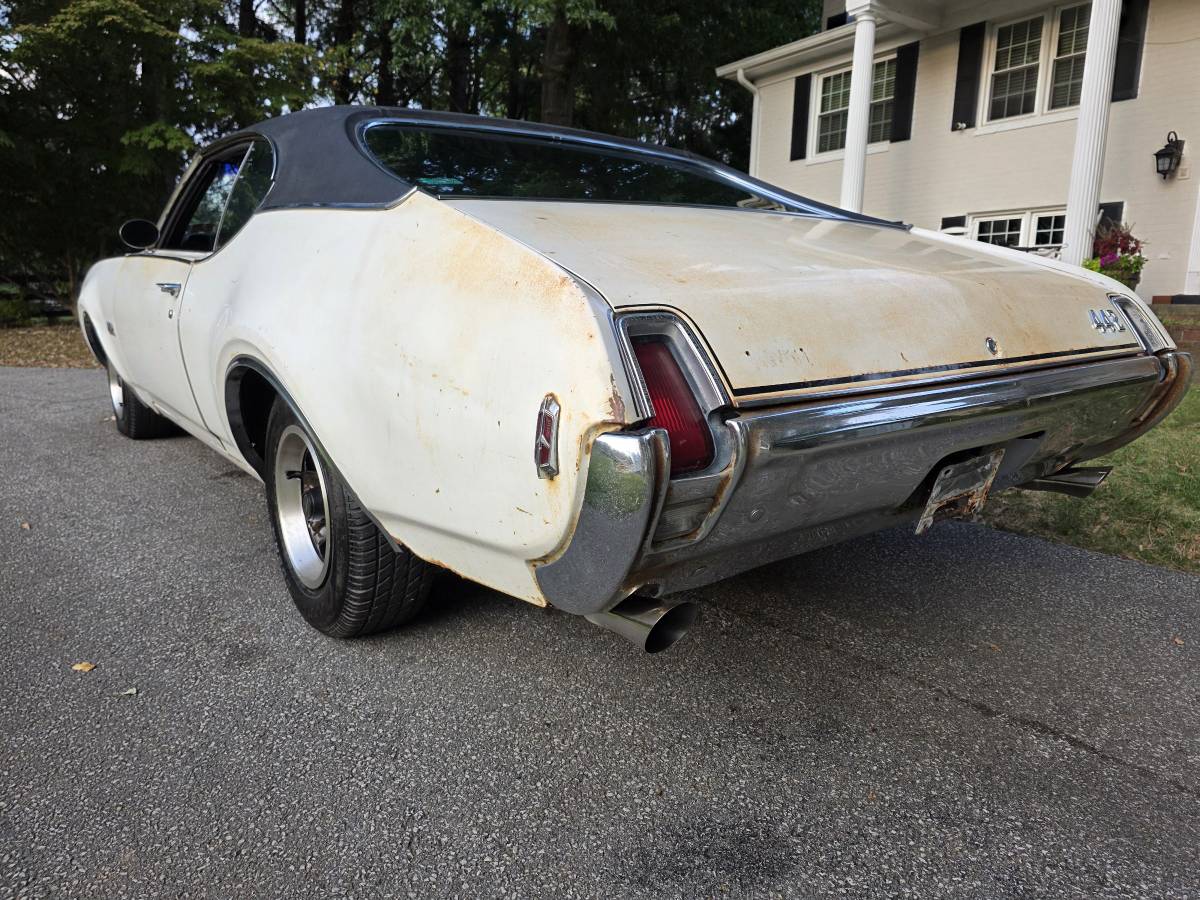 Oldsmobile-442-1969-white-5