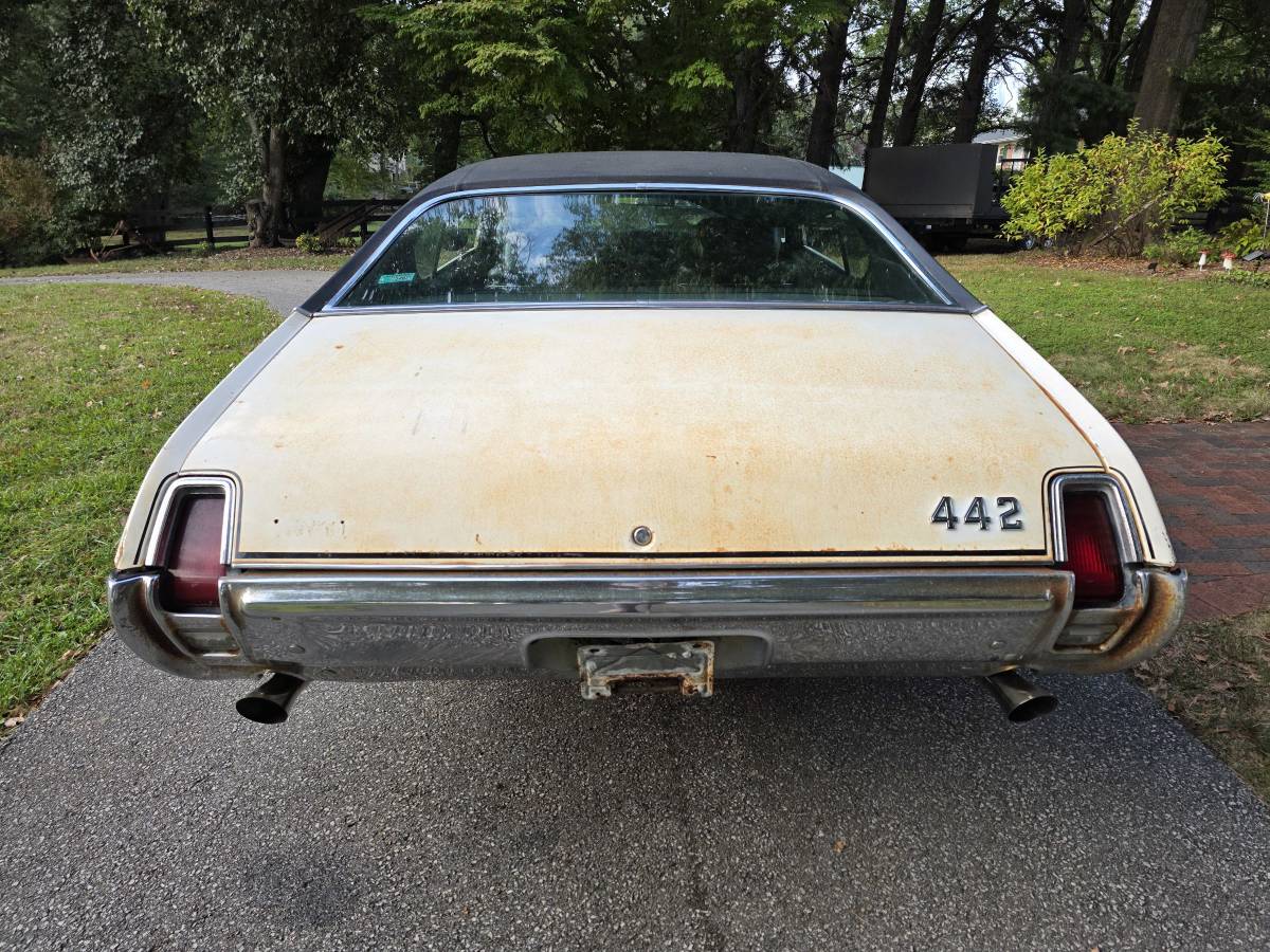 Oldsmobile-442-1969-white-6