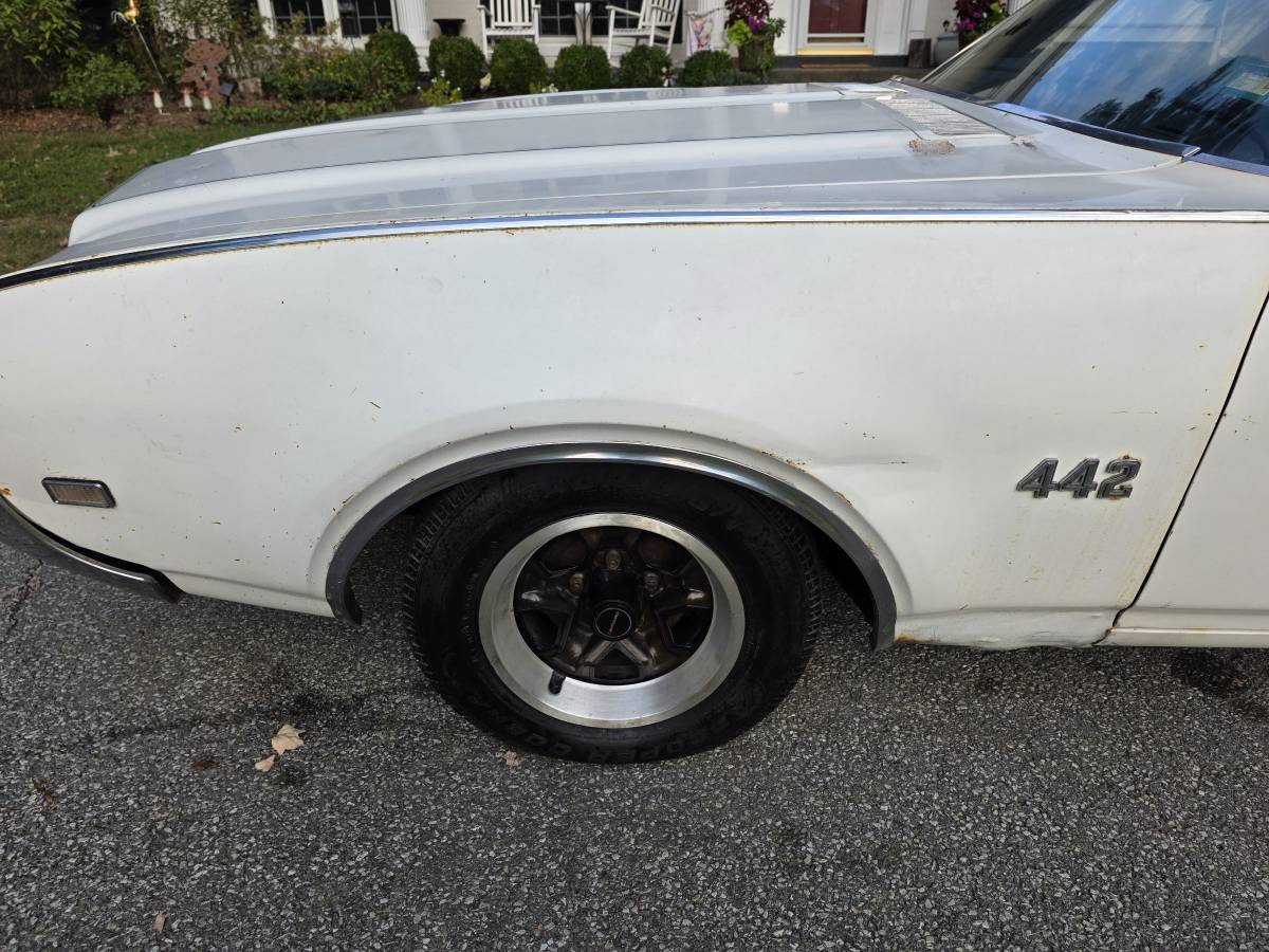 Oldsmobile-442-1969-white-9