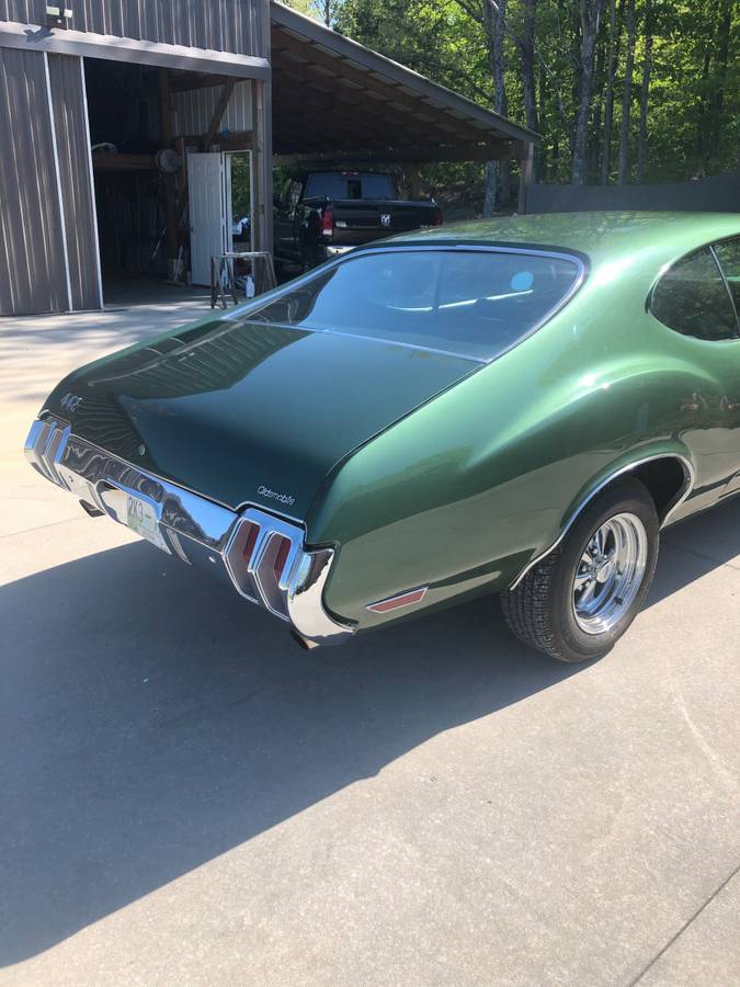 Oldsmobile-442-1970-green-11