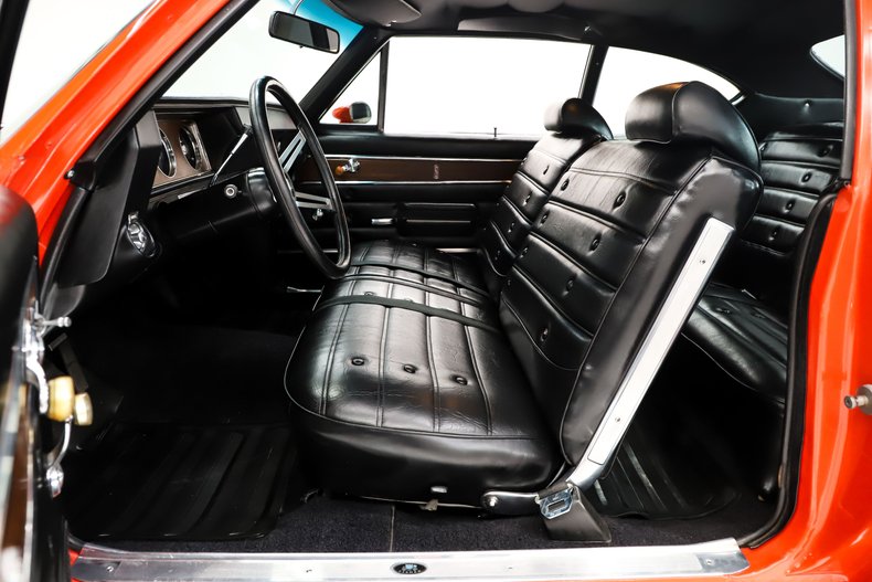 Oldsmobile-442-1972-Flame-Orange-Black-23