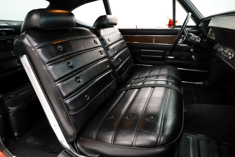 Oldsmobile-442-1972-Flame-Orange-Black-37
