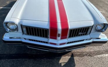 Oldsmobile-442-1975-white-1