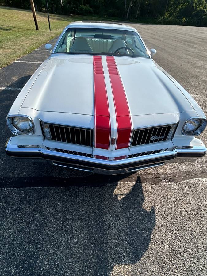 Oldsmobile-442-1975-white-1