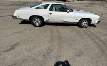 Oldsmobile-442-1975-white