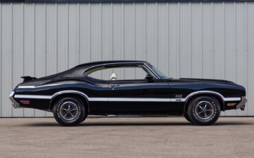 Oldsmobile-442-w30-1970-Black-White-10