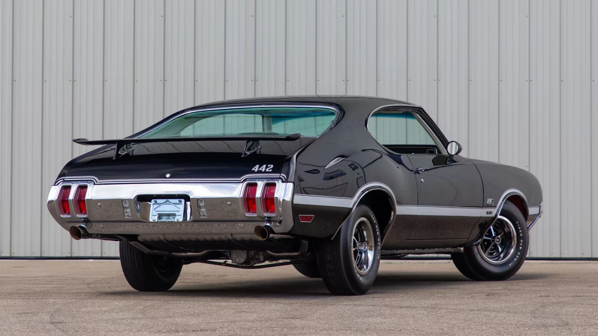 Oldsmobile-442-w30-1970-Black-White-6