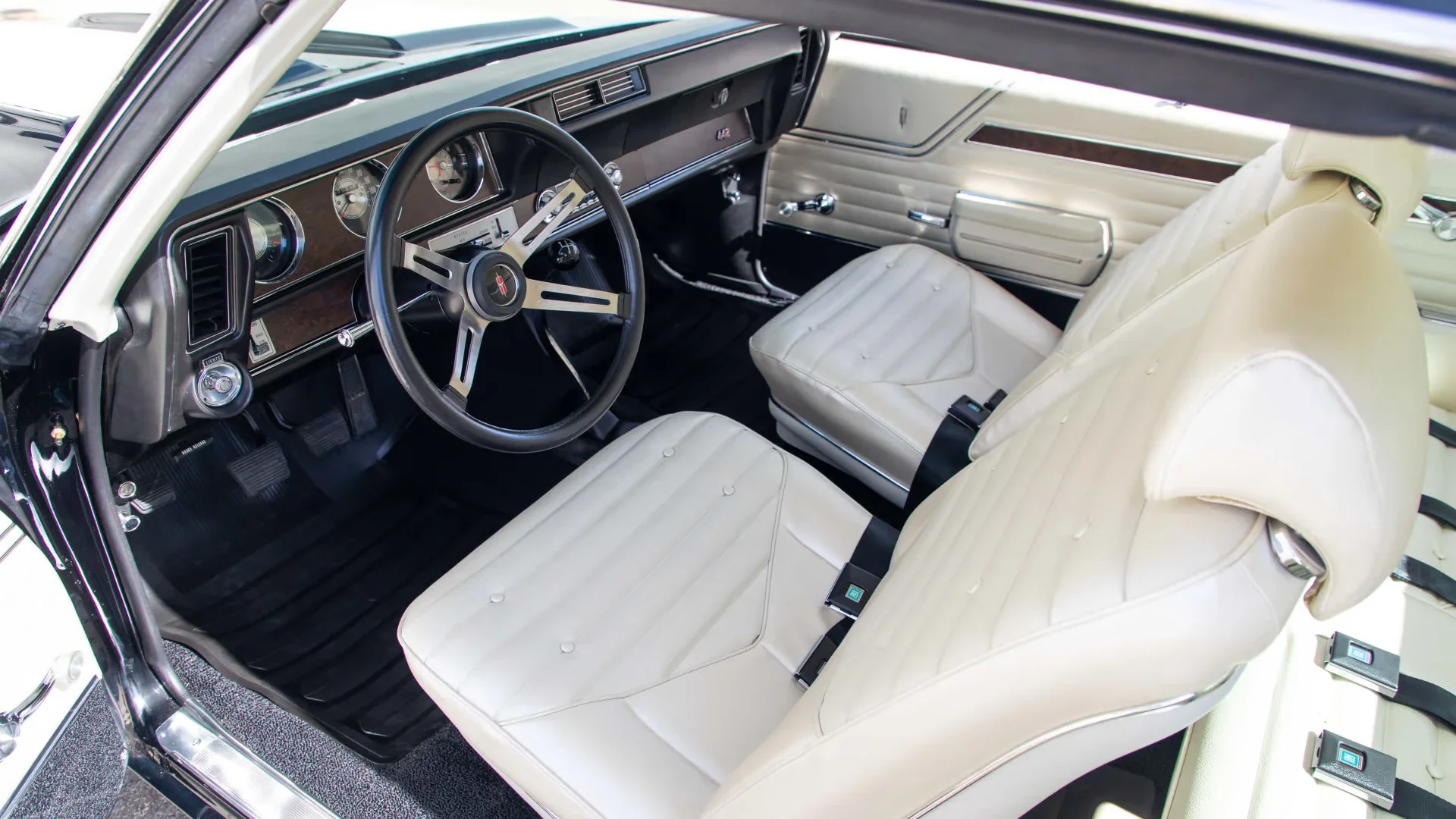 Oldsmobile-442-w30-1970-Black-White-7