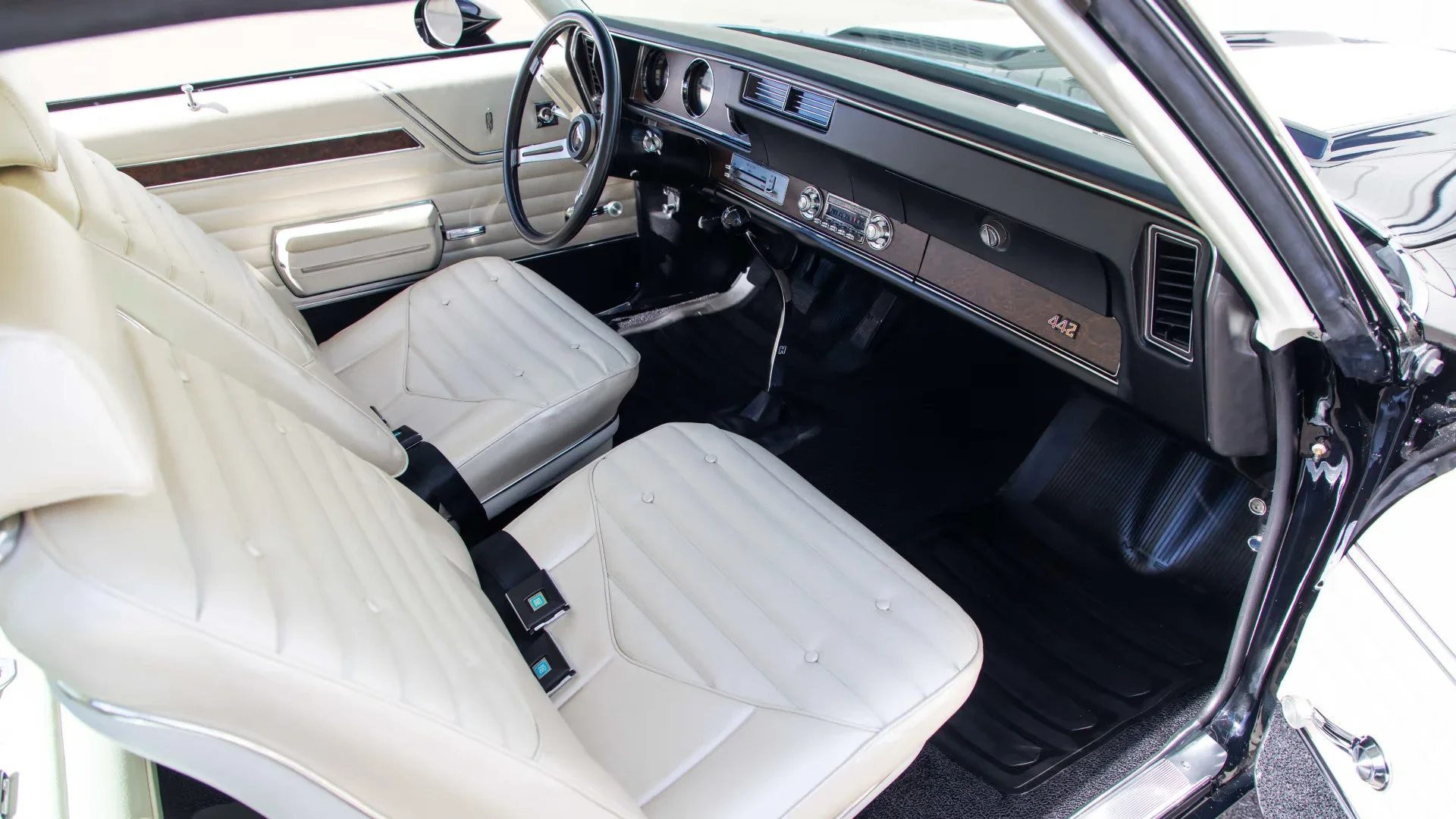 Oldsmobile-442-w30-1970-Black-White-8