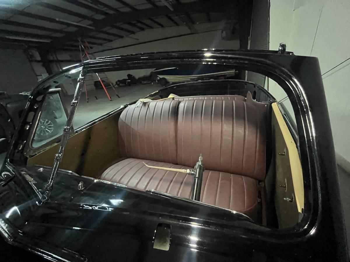 Oldsmobile-66-1941-black-10