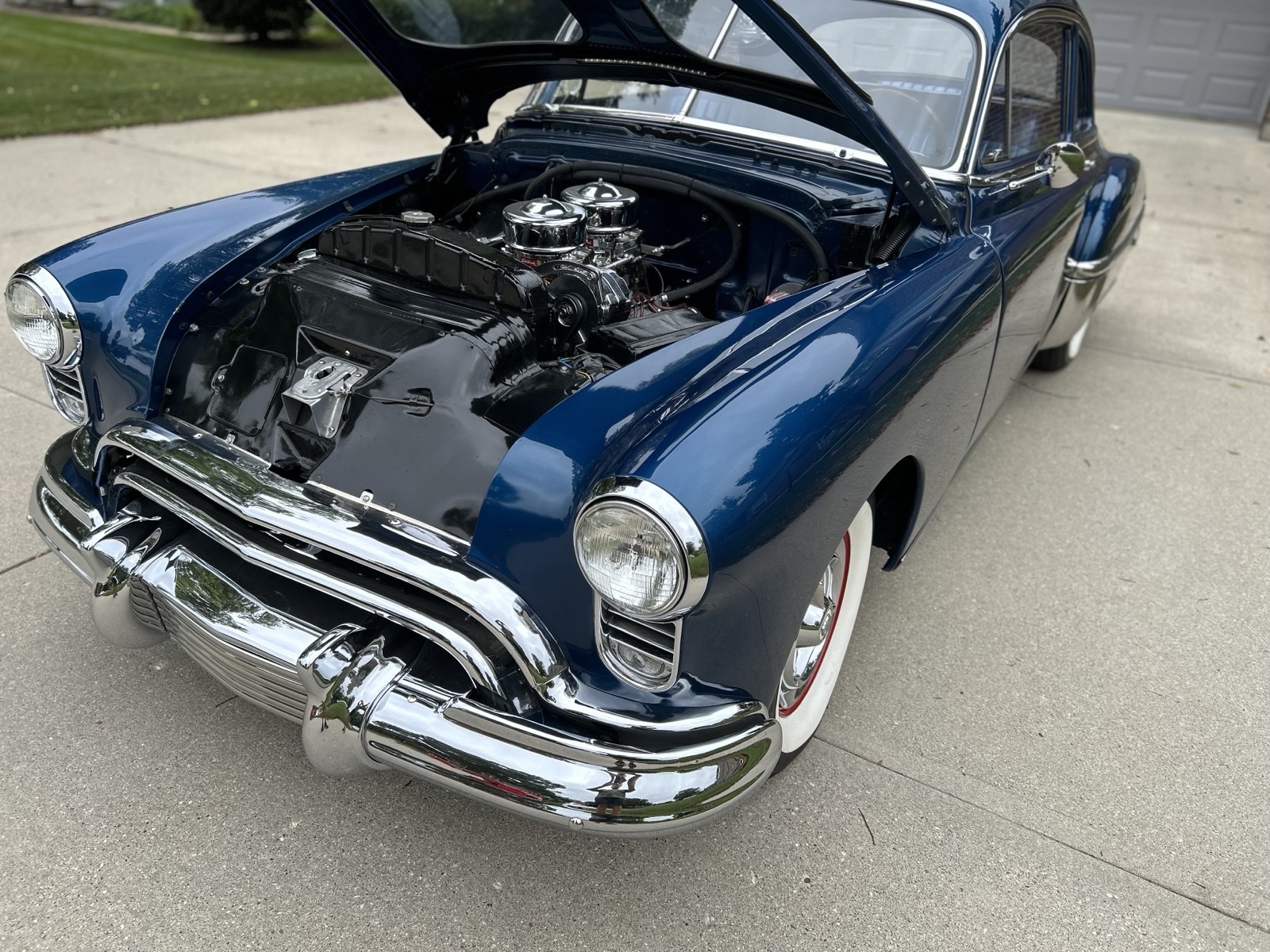 Oldsmobile-76-1949-13