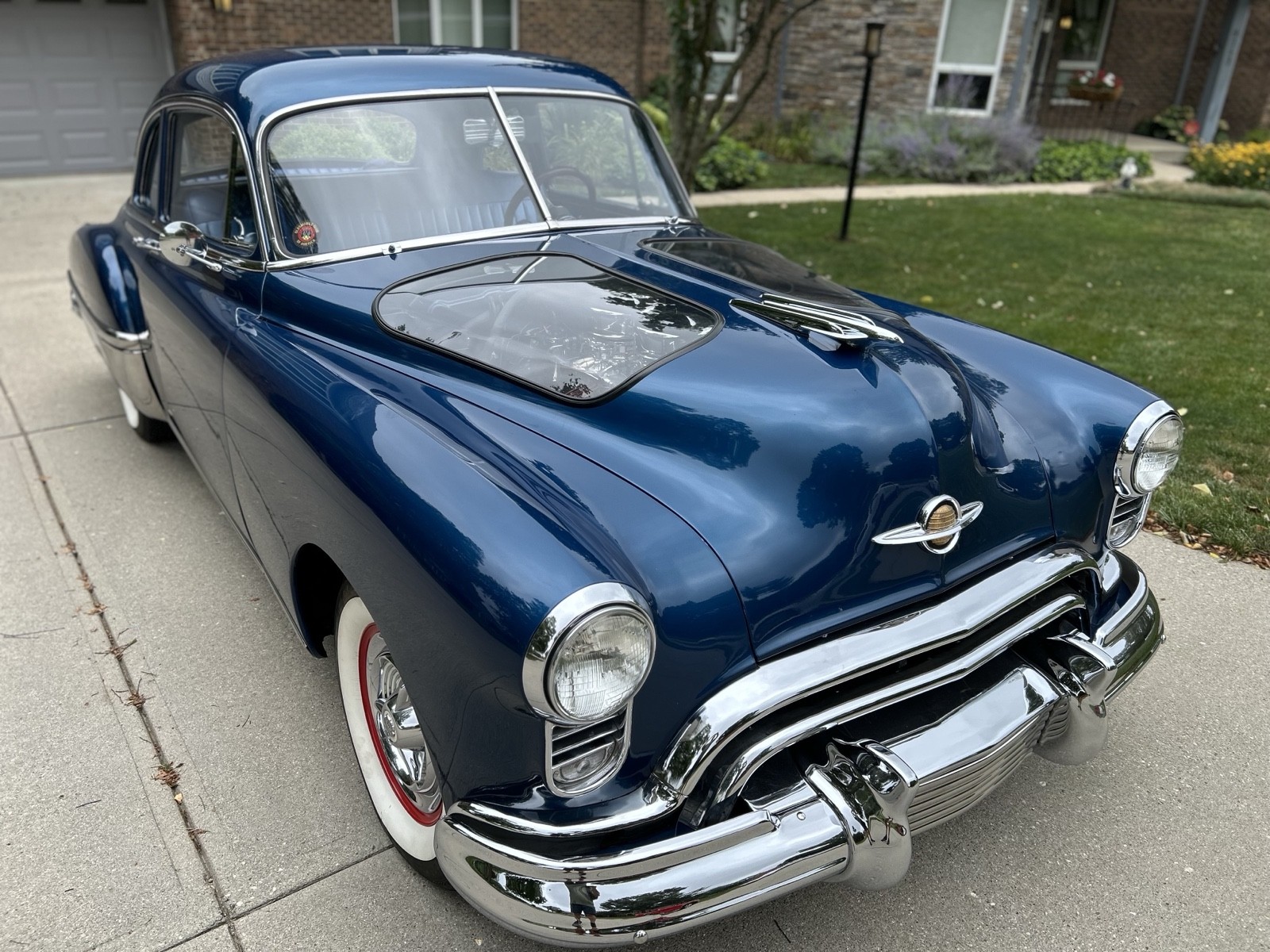 Oldsmobile-76-1949-16