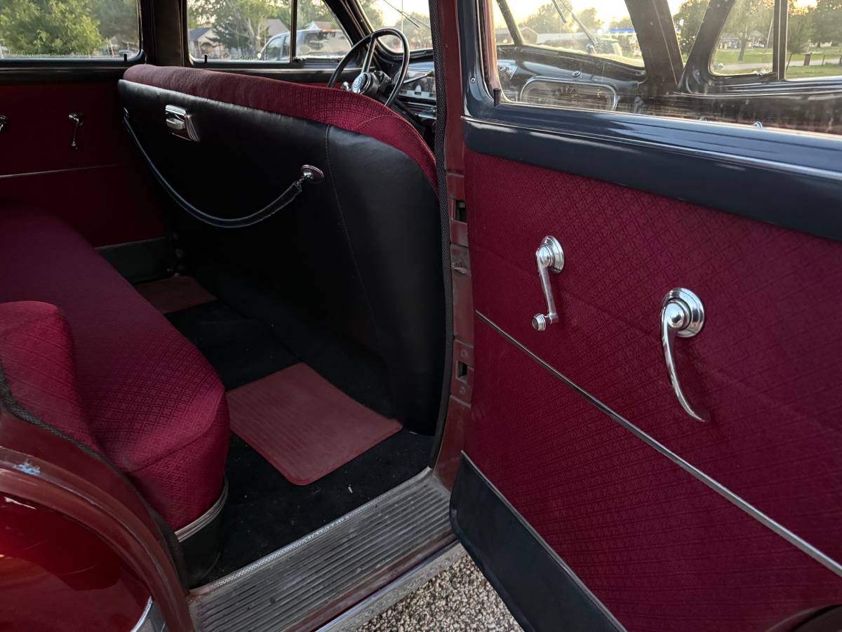 Oldsmobile-78-1948-red-12