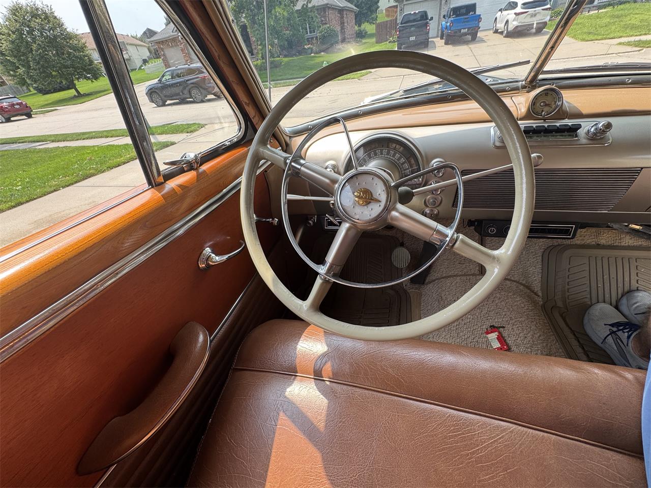 Oldsmobile-88-1949-Green-Beige-21