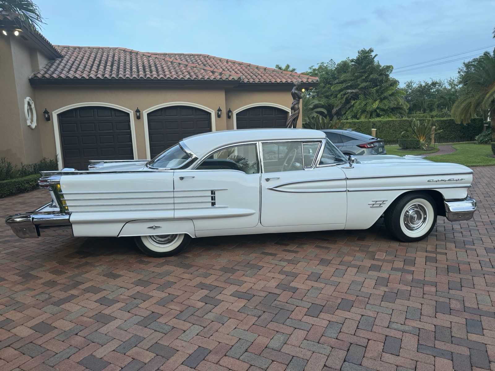 Oldsmobile-88-1958-Sedan-1