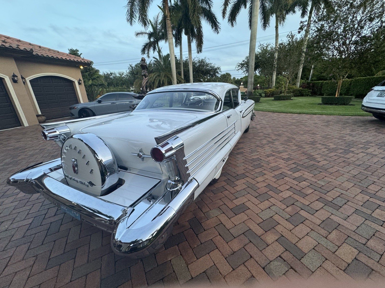 Oldsmobile-88-1958-Sedan-4