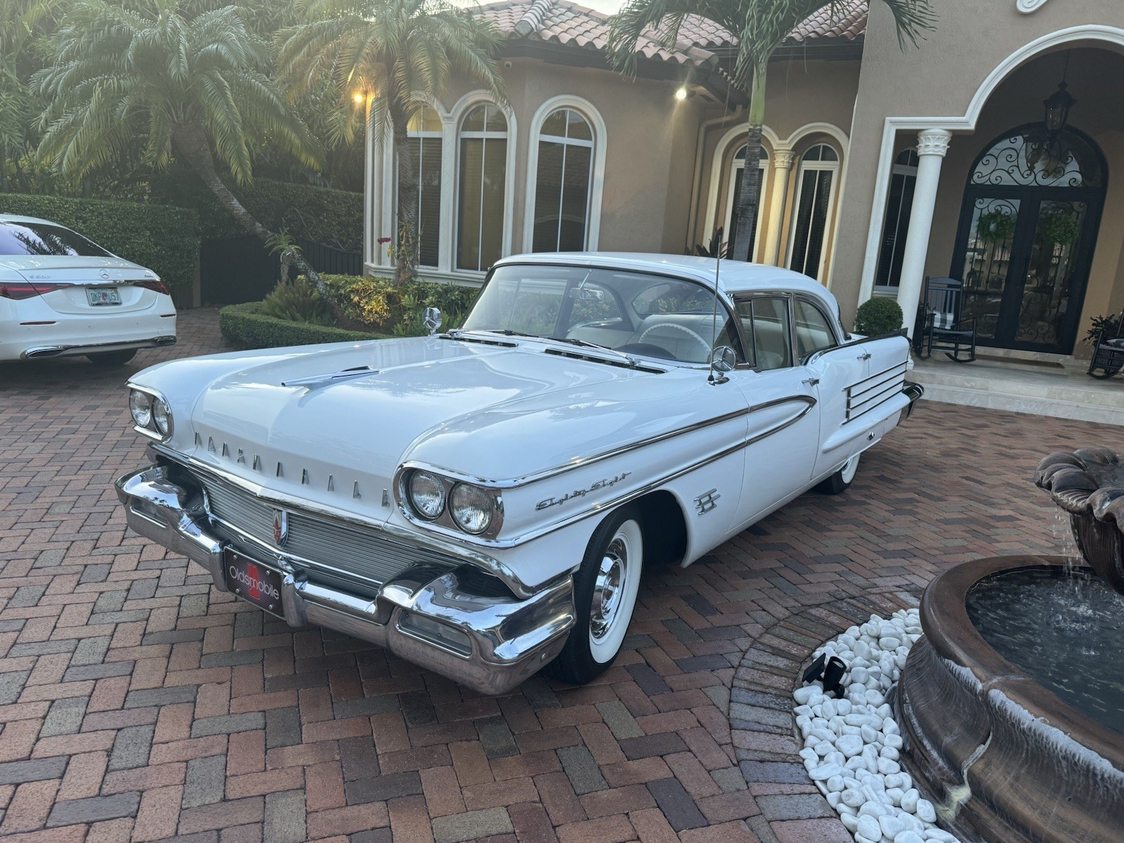 Oldsmobile-88-1958-Sedan-5